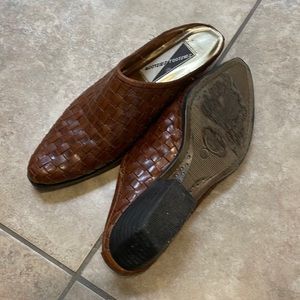 Mootsies Tootsies genuine woven leather size 6.5 made in Brazil